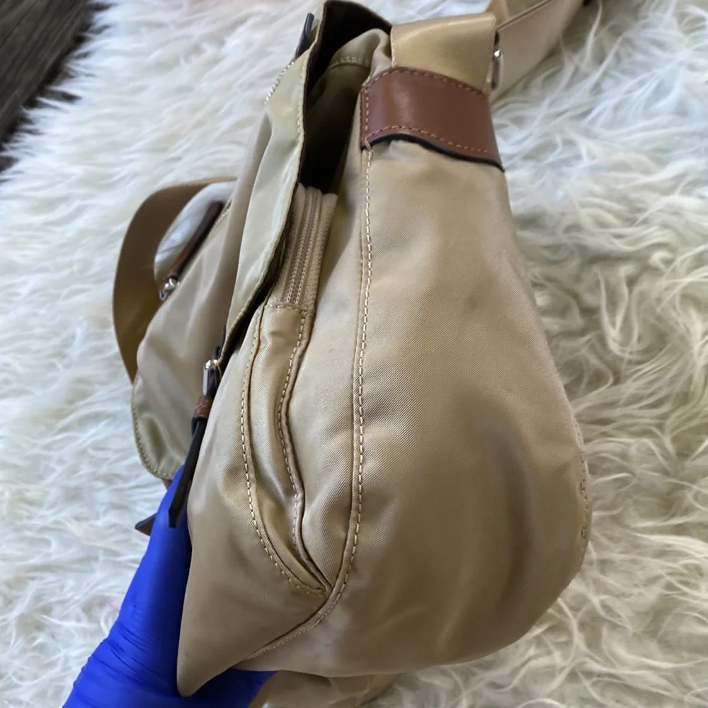 🌺Tumi crossbody bag🌺 - Picture 5 of 11